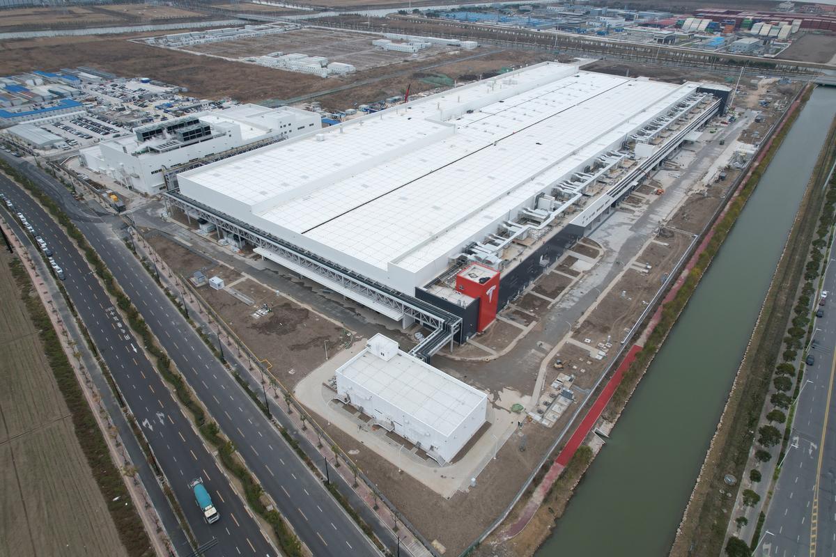 特斯拉上海储能超级工厂试生产 2025年初量产，储能技术服务迎新纪元